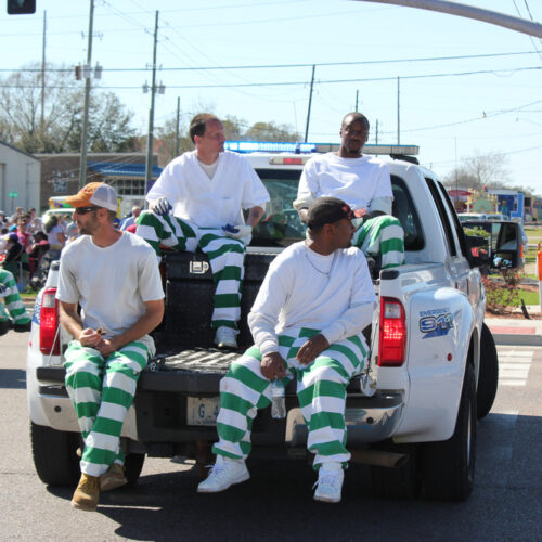 Mississippi's inmates are in a work field trip in a city. Photo by Wendy Moore Photography/Shutterstock.com